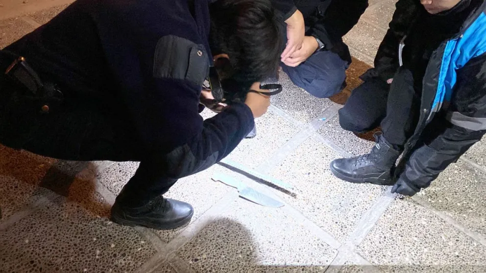 Tenía un arma blanca y discutía con su pareja
