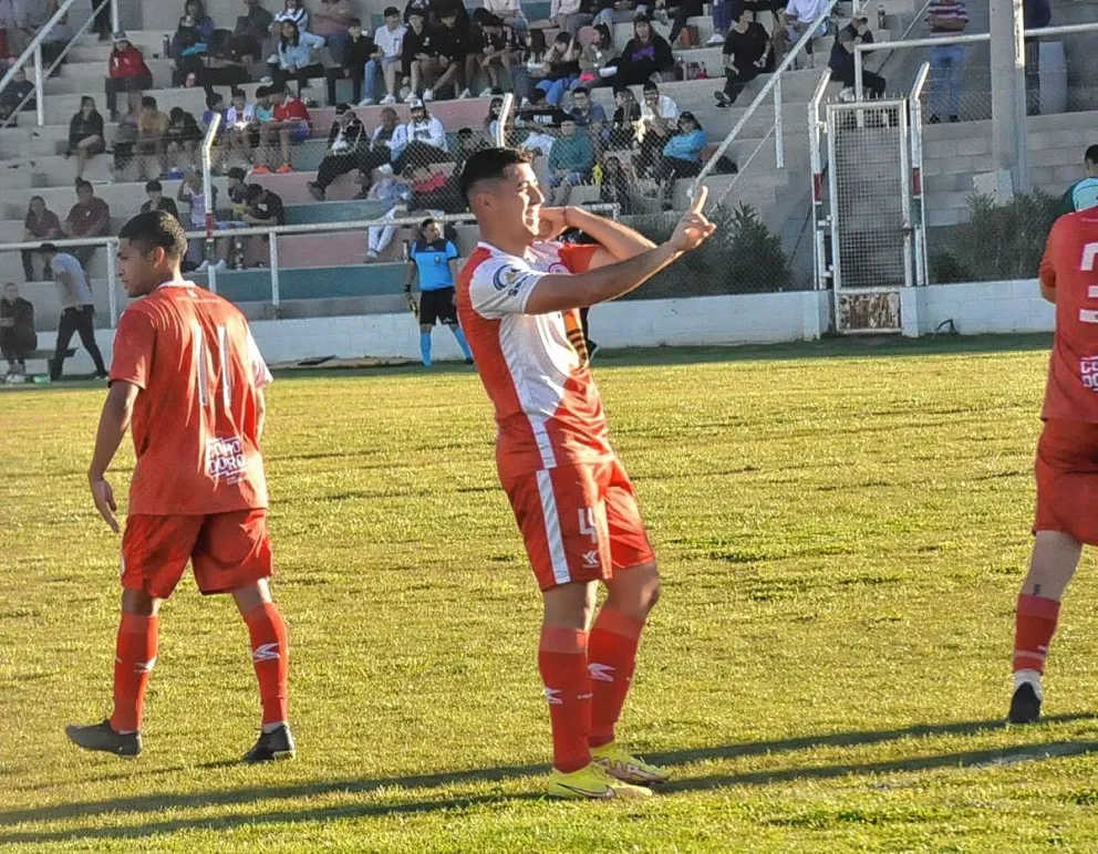 Huracán despegó en el complemento