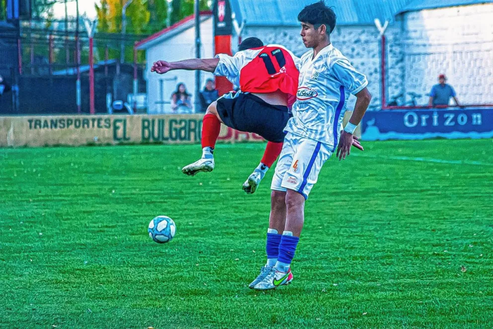 Deportivo Sarmiento arrancó con el pie derecho