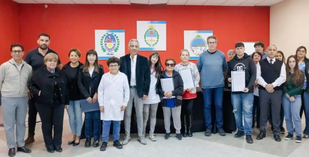 Cañadón Seco renovó el convenio para el programa “Pan para los Pibes y Pibas”