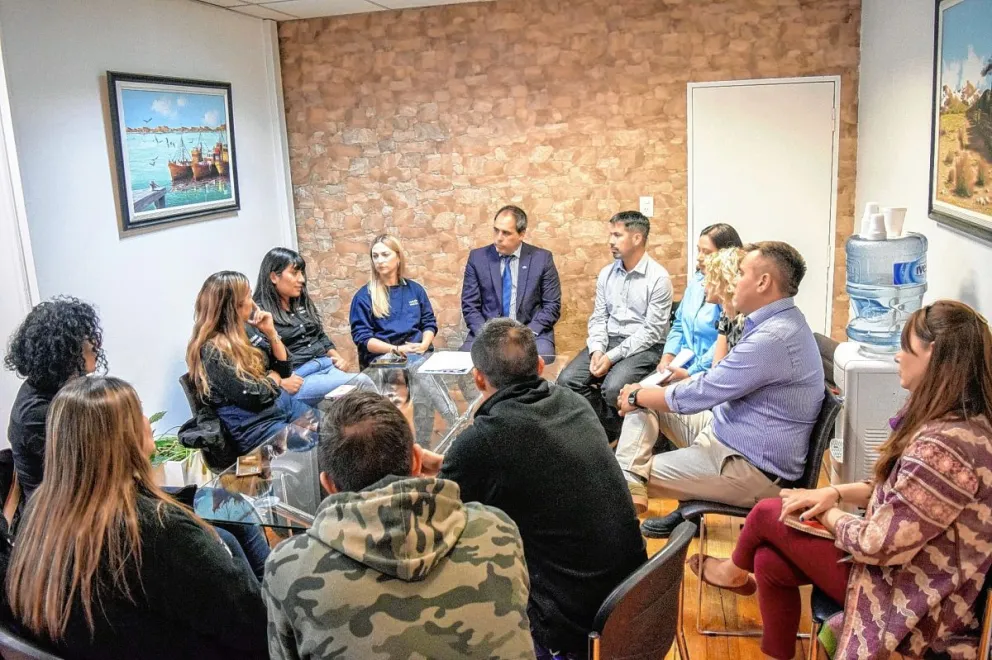 Los trabajadores de Vialidad Nacional presentaron un informe de situación a concejales de Arriba Chubut