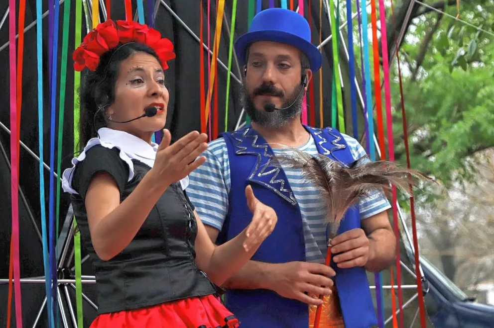 Hoy habrá funciones gratuitas de la obra de títeres “Sapo verde, sapo blanco”