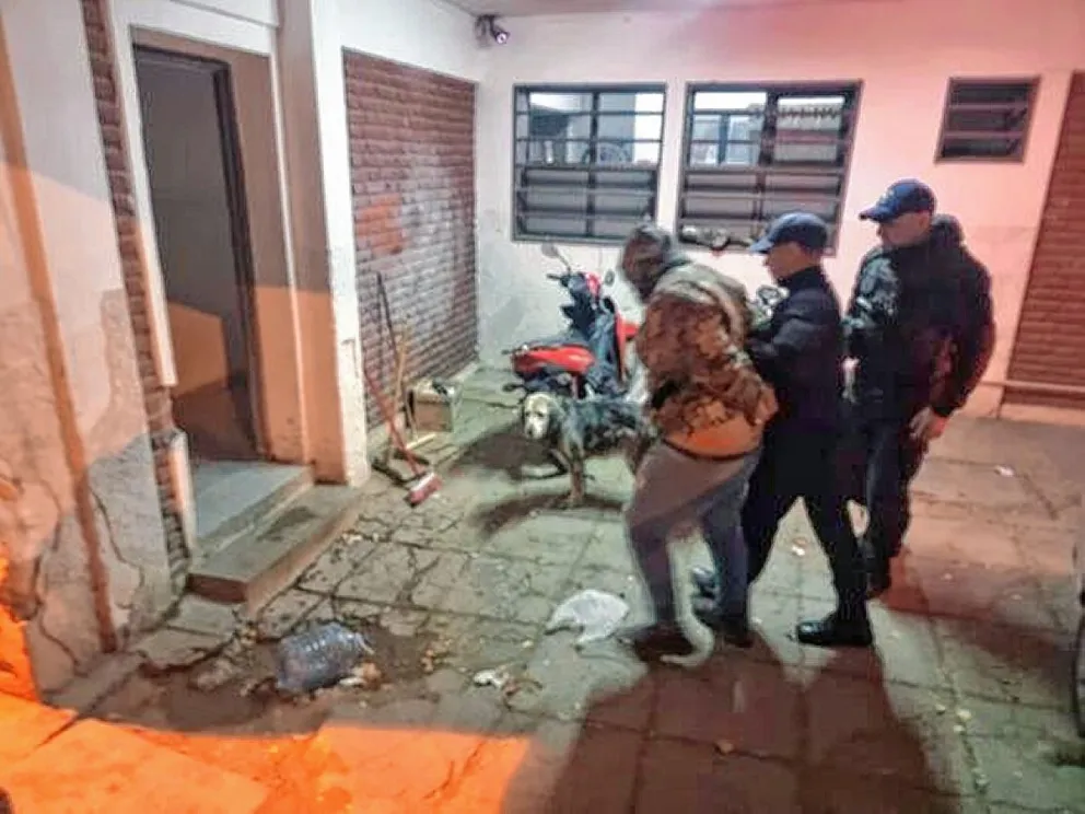 Robo a la madrugada en el Newbery y persecución policial de dos ladrones