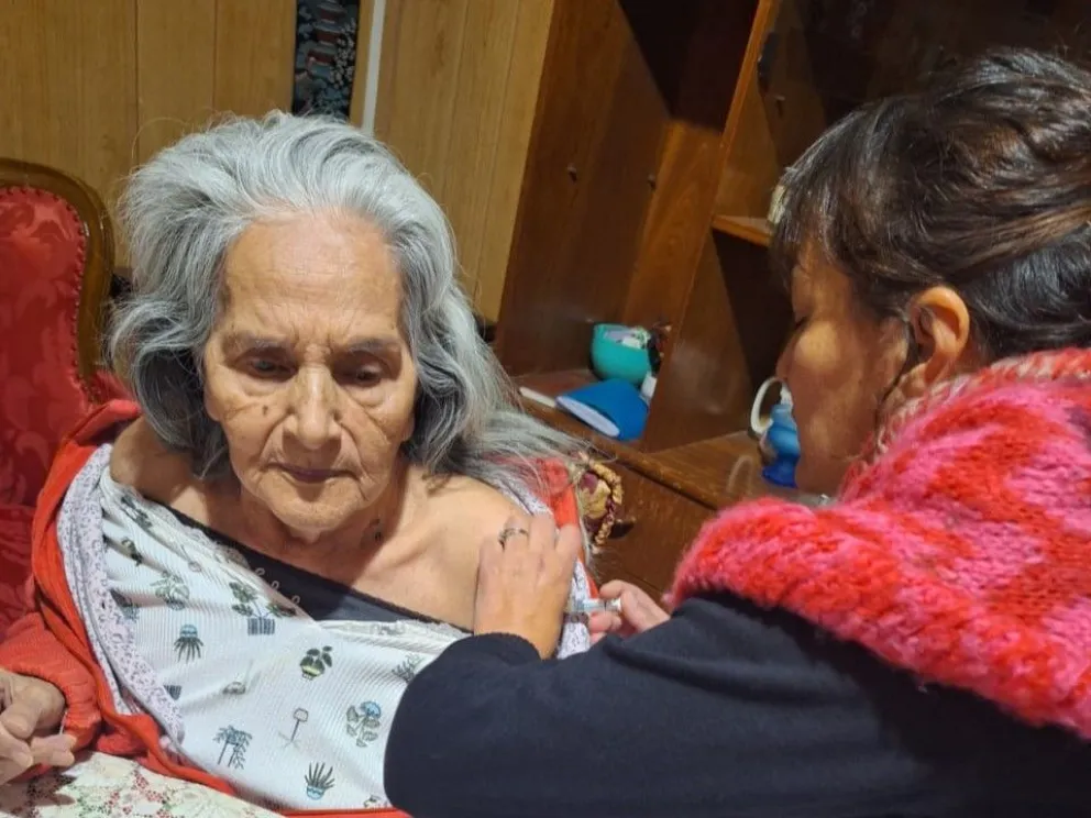 Comenzó la campaña de vacunación domiciliaria para personas con movilidad reducida