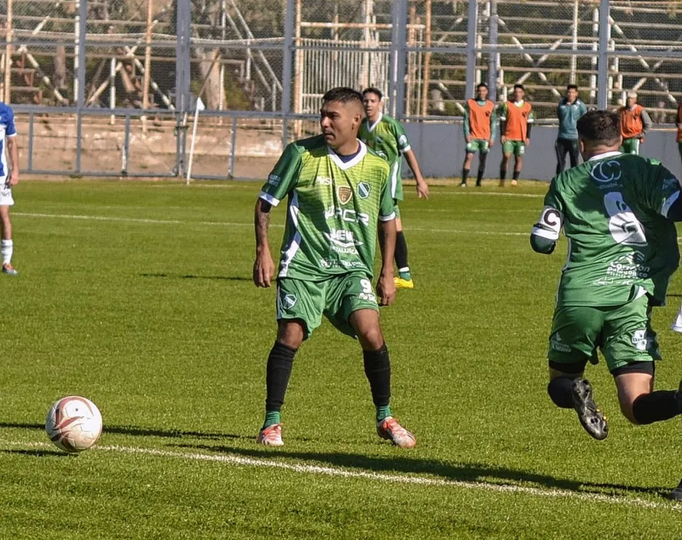 CAI y Petroquímica juegan en Saavedra