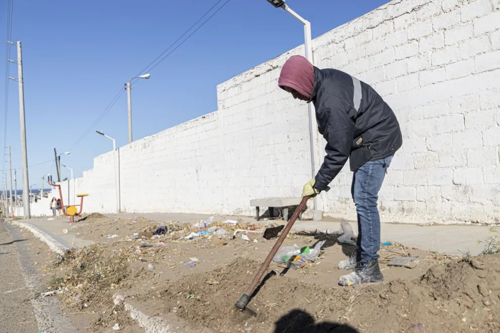 El Municipio lleva adelante un plan de limpieza de espacios públicos