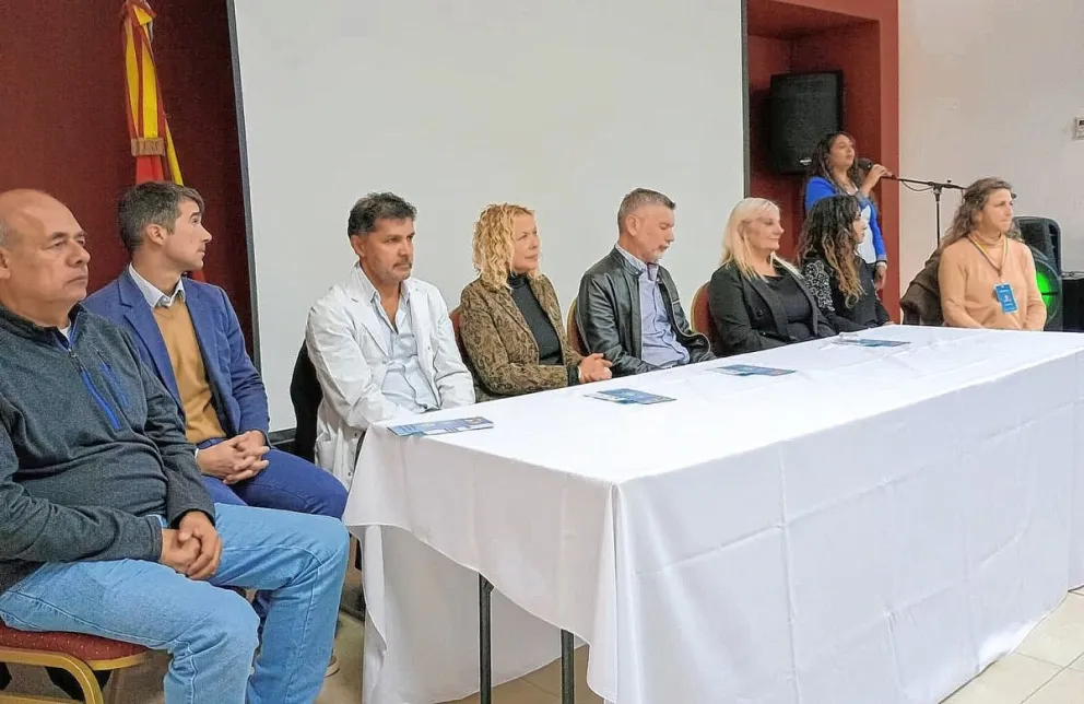 Integrantes de las mesas intersectoriales para el abordaje de la temática del suicidio se capacitan con especialistas