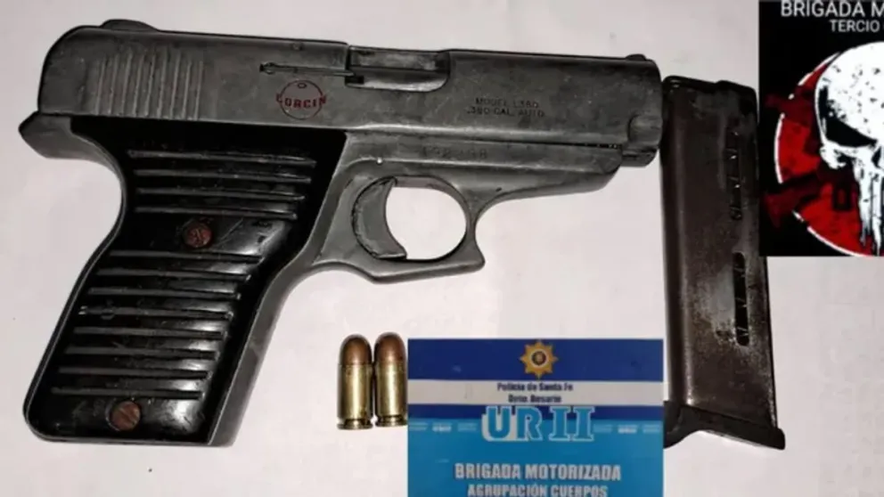 Rosario: le encontraron a un chico de 10 años una pistola durante una requisa policial