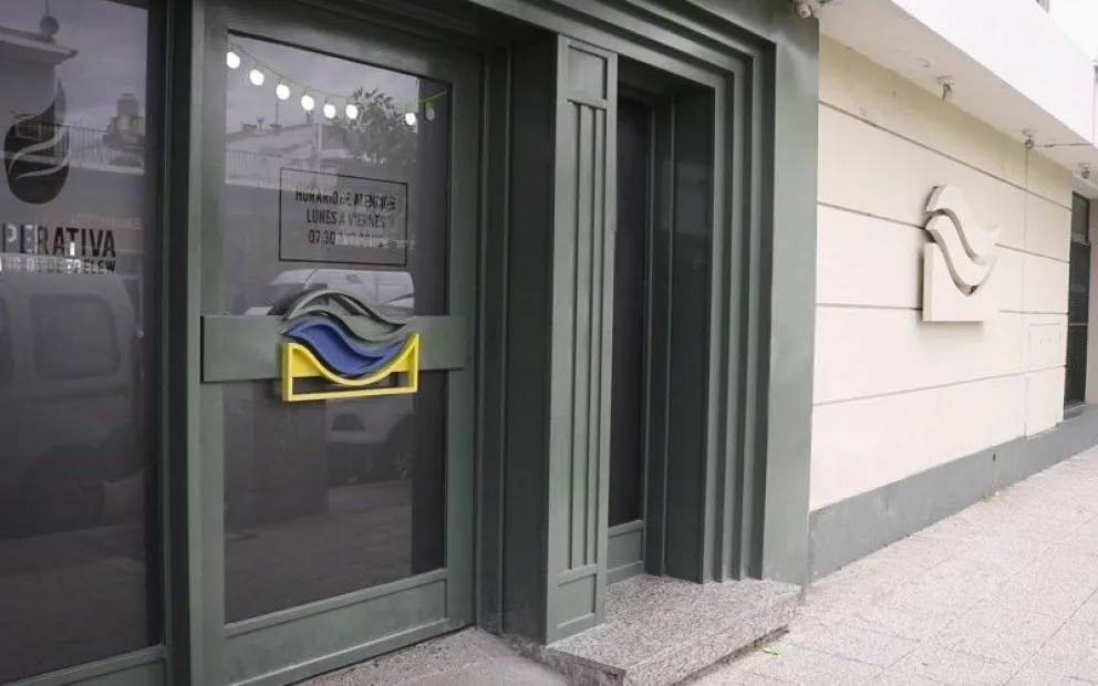 Ladrón se metió a las céntricas dependencias de la Cooperativa Eléctrica y se llevó costosa escalera 