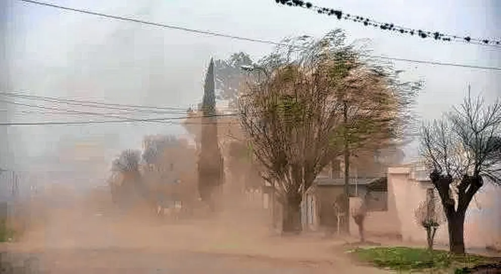 Violenta madrugada de sábado con viento permanente y ráfagas que alcanzaron los 124 km/h