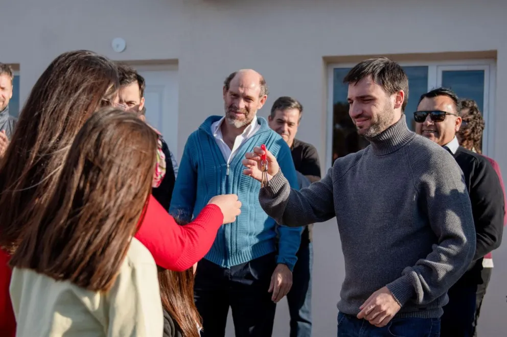 Torres: “Hoy, después de muchos años, volvieron los domingos de entrega de viviendas”