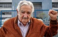 Pepe Mujica anunció que padece un "tumor en el esófago"