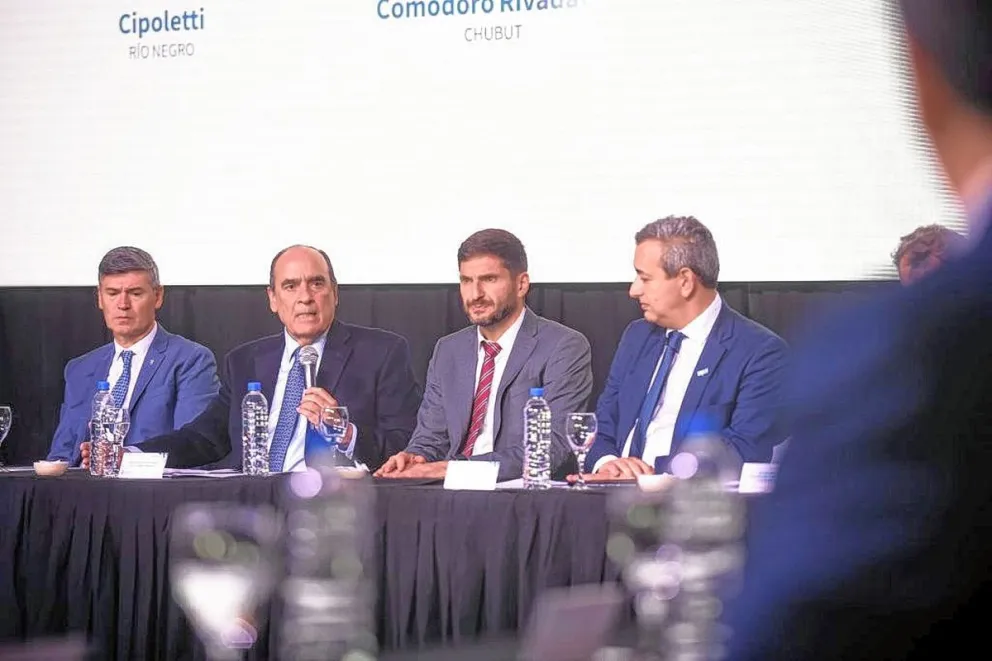 Reunión de intendentes en Rosario: Para Francos "los recursos tienen que salir también de las provincias"