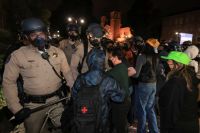 Estados Unidos: las protestas en las universidades se tornaron violentas y actuó la Policía