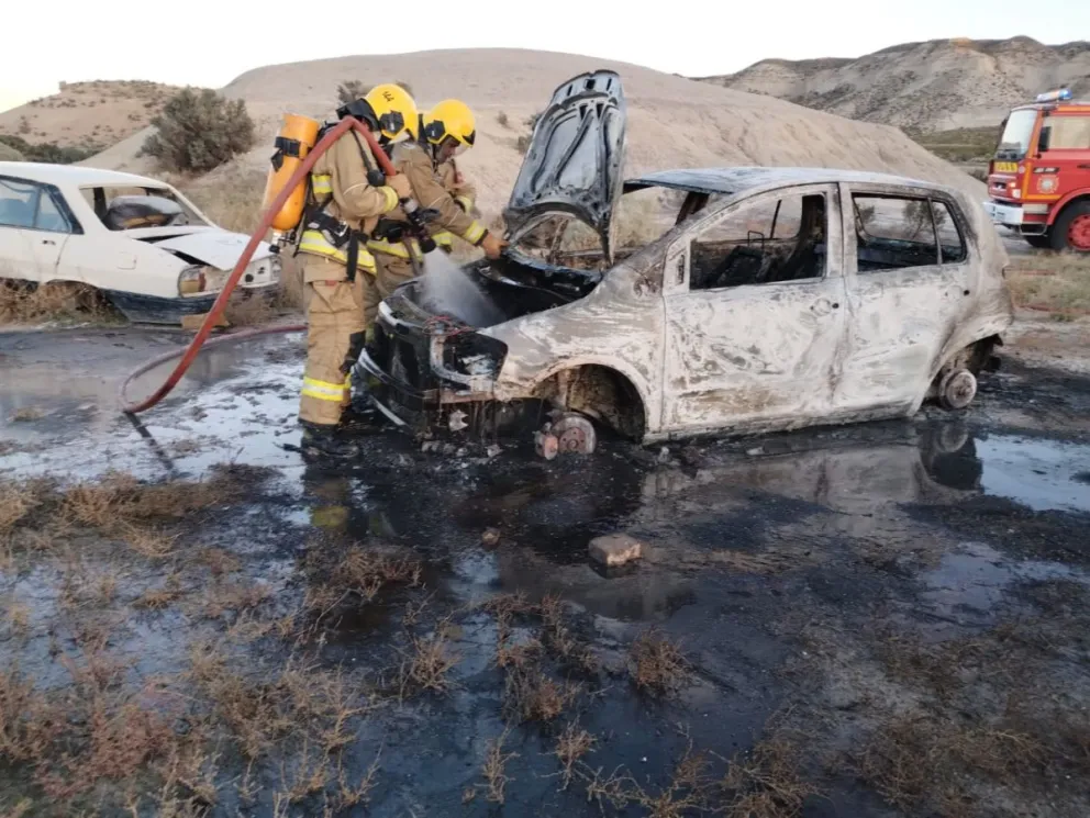 Un auto robado hace más de tres años en Trelew apareció quemado cerca de Gaiman