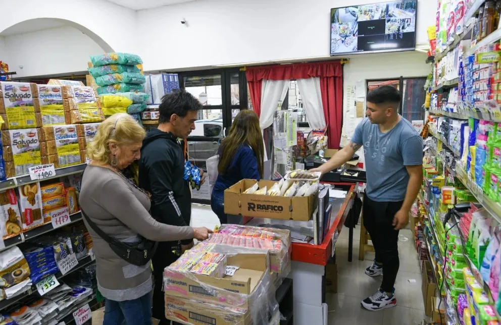 La recesión sigue fuerte y las ventas minoristas pyme cayeron 7,3% en abril