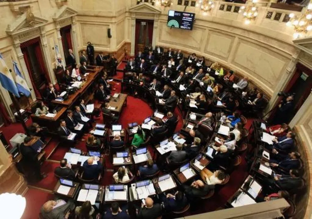 Ley Bases y paquete fiscal: el oficialismo diagramó la sesión con los jefes de bloque y se espera una larga discusión en el Senado