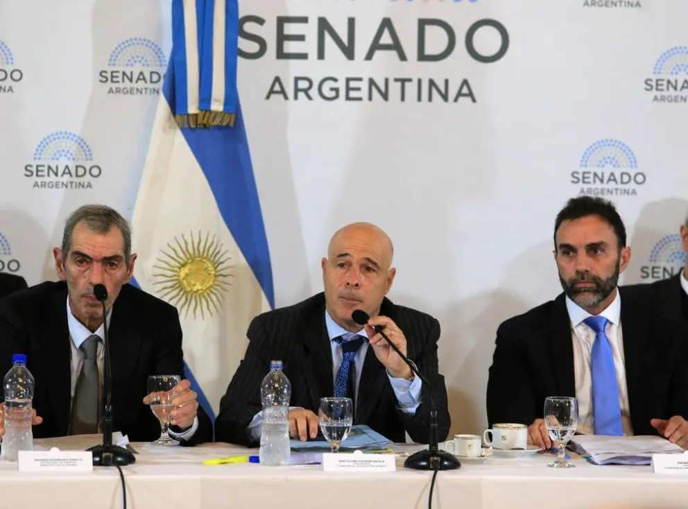Ley de Bases y paquete fiscal en el Senado: se dificulta el dictamen exprés al que aspira el oficialismo