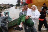Los muertos por las inundaciones en Brasil llegan a 113 y las lluvias vuelven