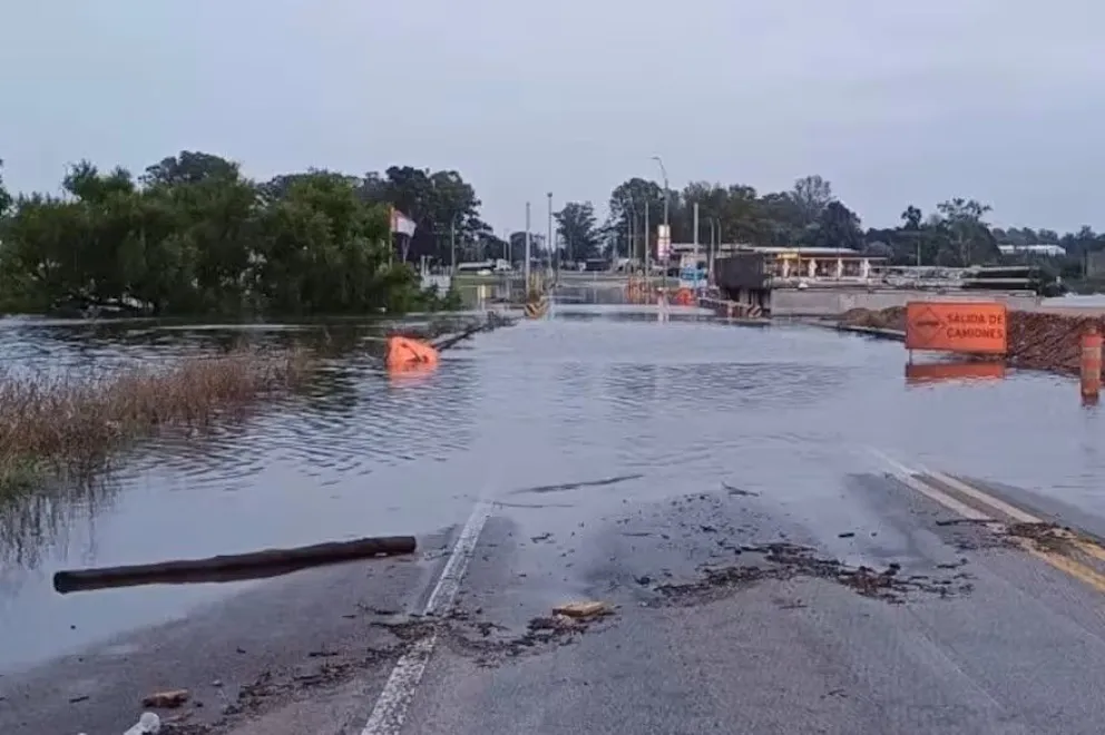 Inundaciones por fuertes tormentas en Uruguay: hay más de 750 desplazados