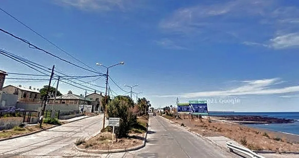 Advertencia y reclamos por importante hundimiento de calzadas en Km. 3