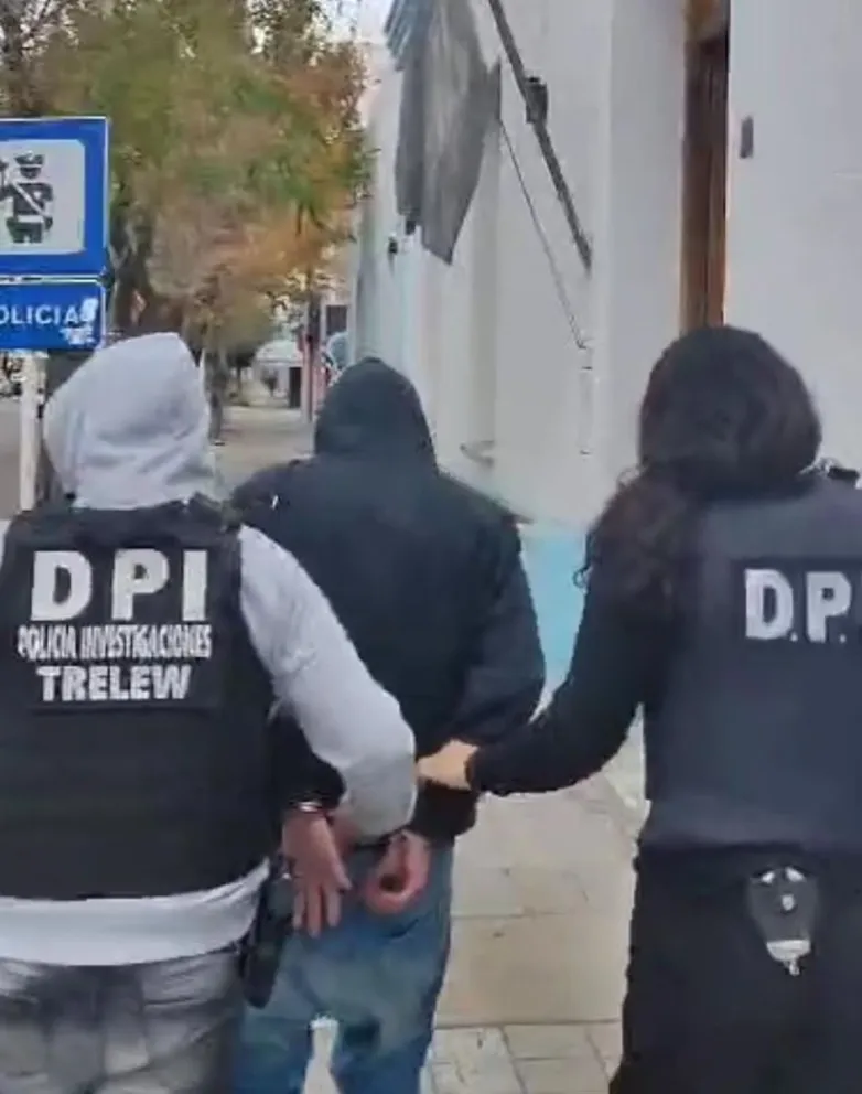 Trelew: desbaratan banda de asaltantes con detenciones, secuestro de armas, drogas y hasta una caja fuerte robada