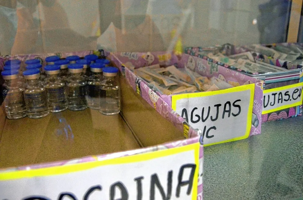 Demoras en cirugías programadas en el Alvear por paro de anestesistas