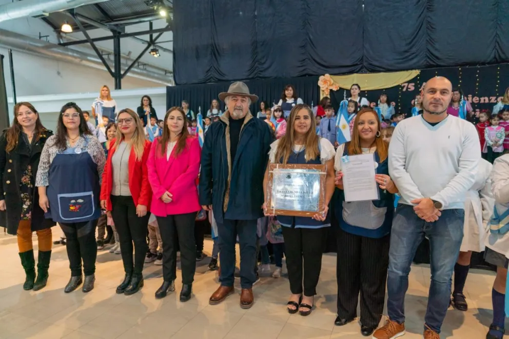 El Jardín N°403 "El Trencito" festejó su 75° aniversario 