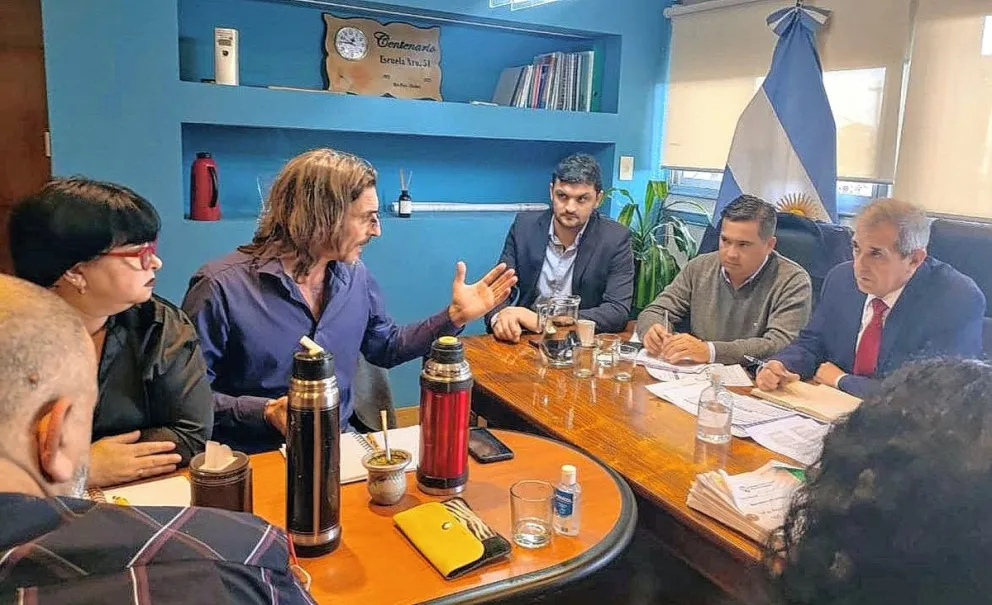 Paritaria docente: Los gremios, menos Atech, firmaron la propuesta del Gobierno para los salarios de mayo