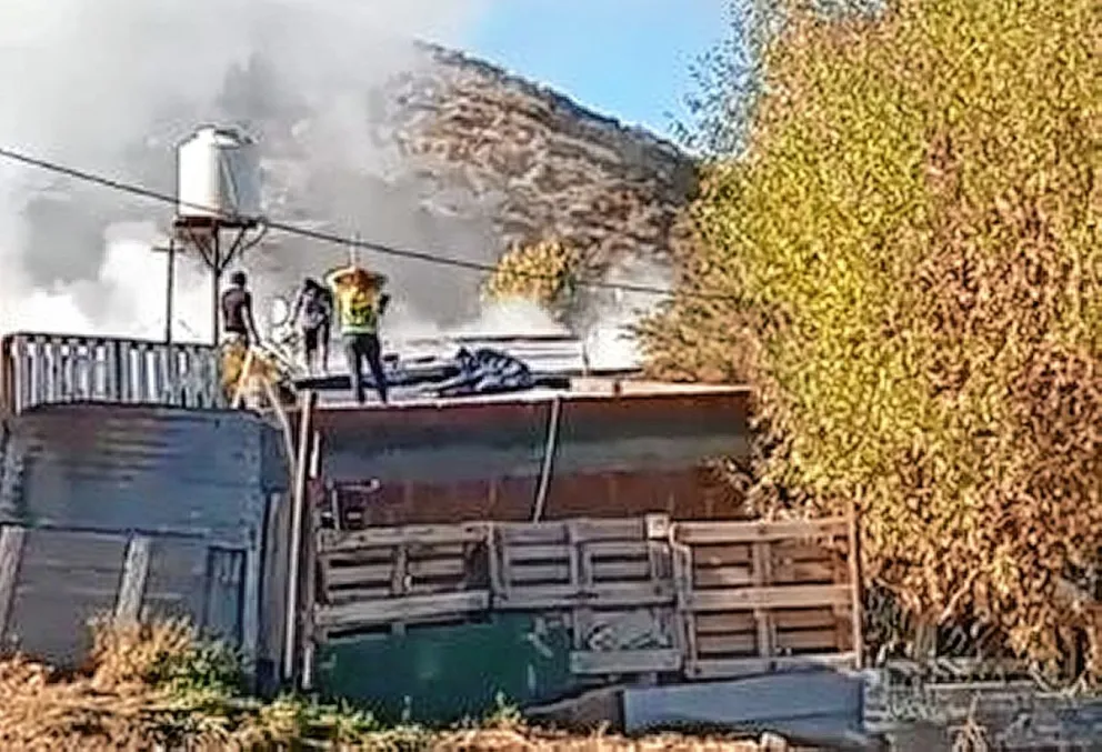Dos viviendas se incendiaron en Zona de  Quintas II, con pérdidas totales en una de ellas