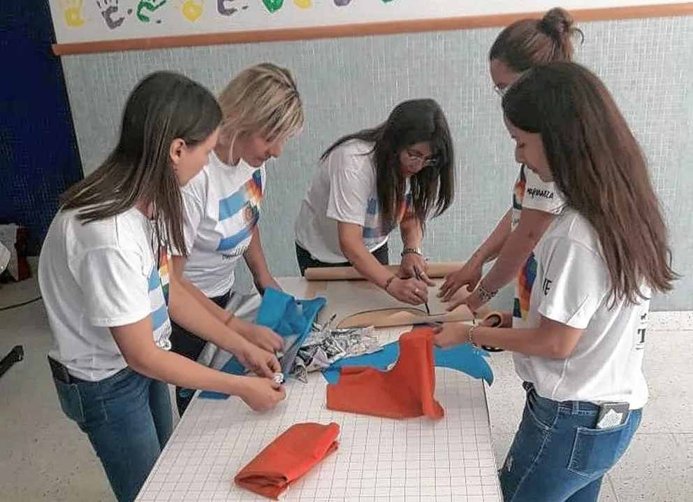 Realizan talleres de confección de pañales ecológicos para favorecer la economía de familias