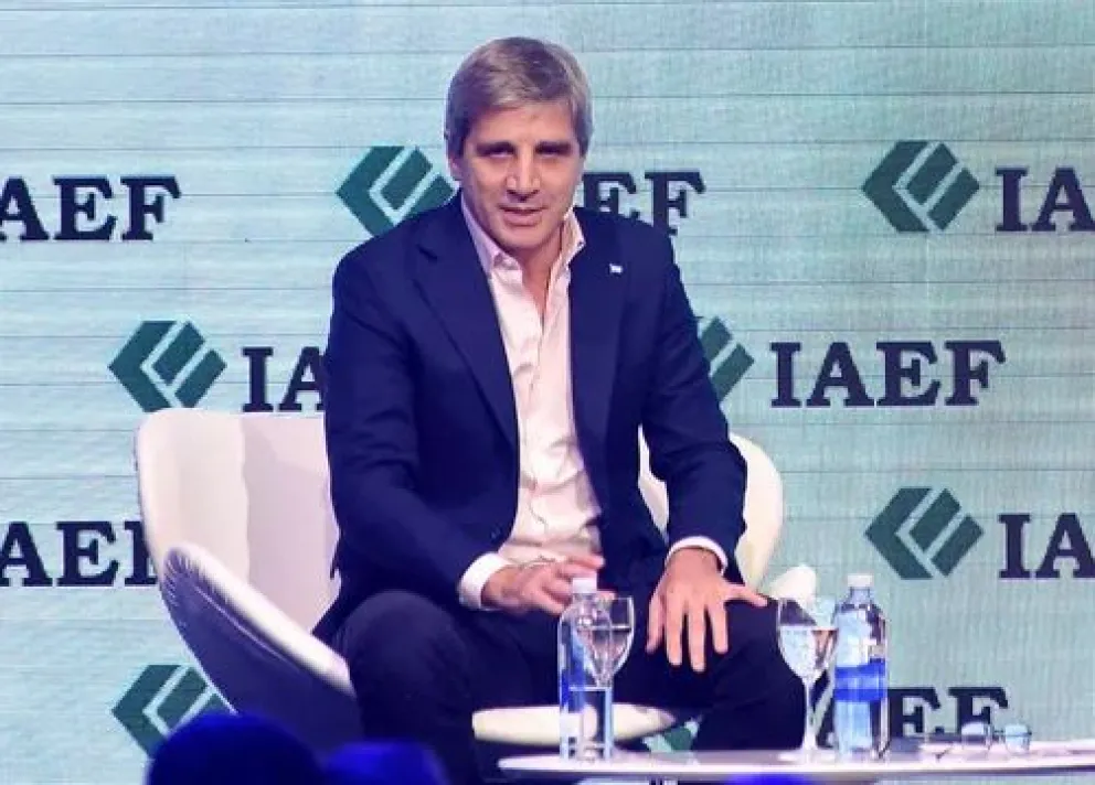 Caputo dijo que ya se empieza a ver la recuperación de la economía: qué razones dio