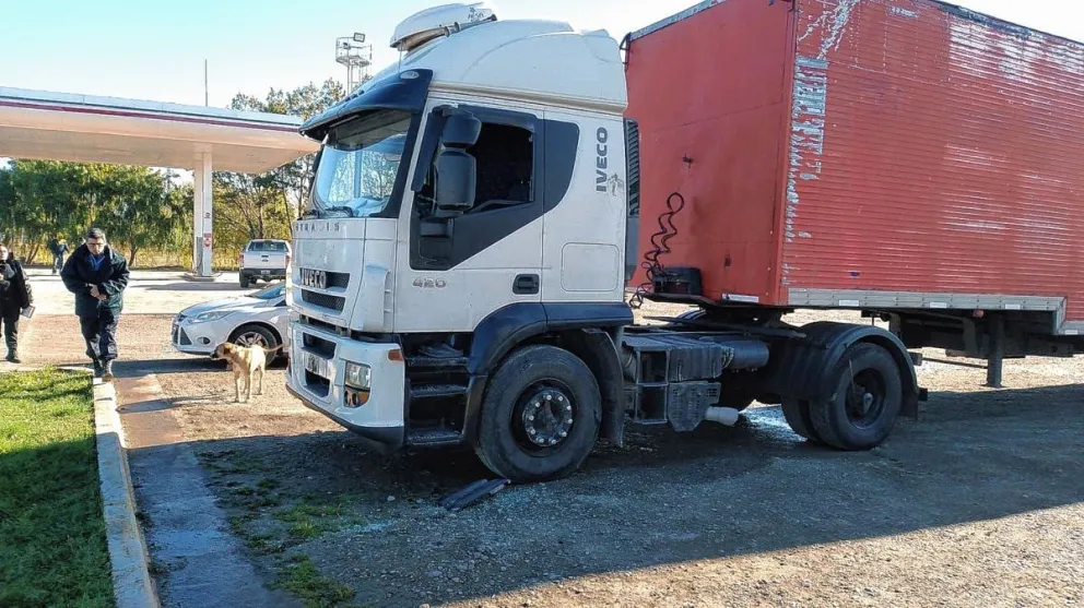 Le robaron medio millón a un camionero en acceso a Trelew; testigos detuvieron al ladrón pero el dinero no apareció