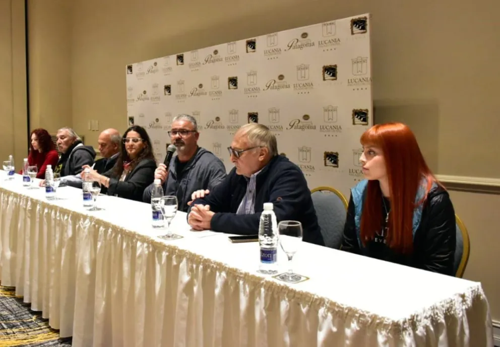 Piñas del Sur presenta un festival patrio en Sarmiento