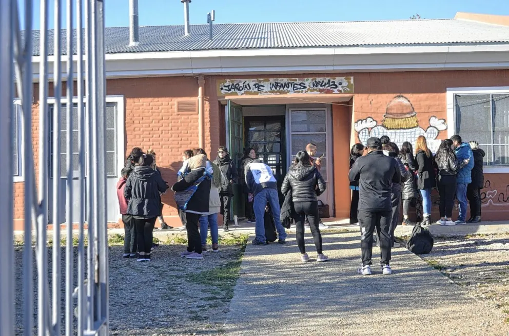 Docentes y padres del Jardín 413 reclaman mejoras edilicias
