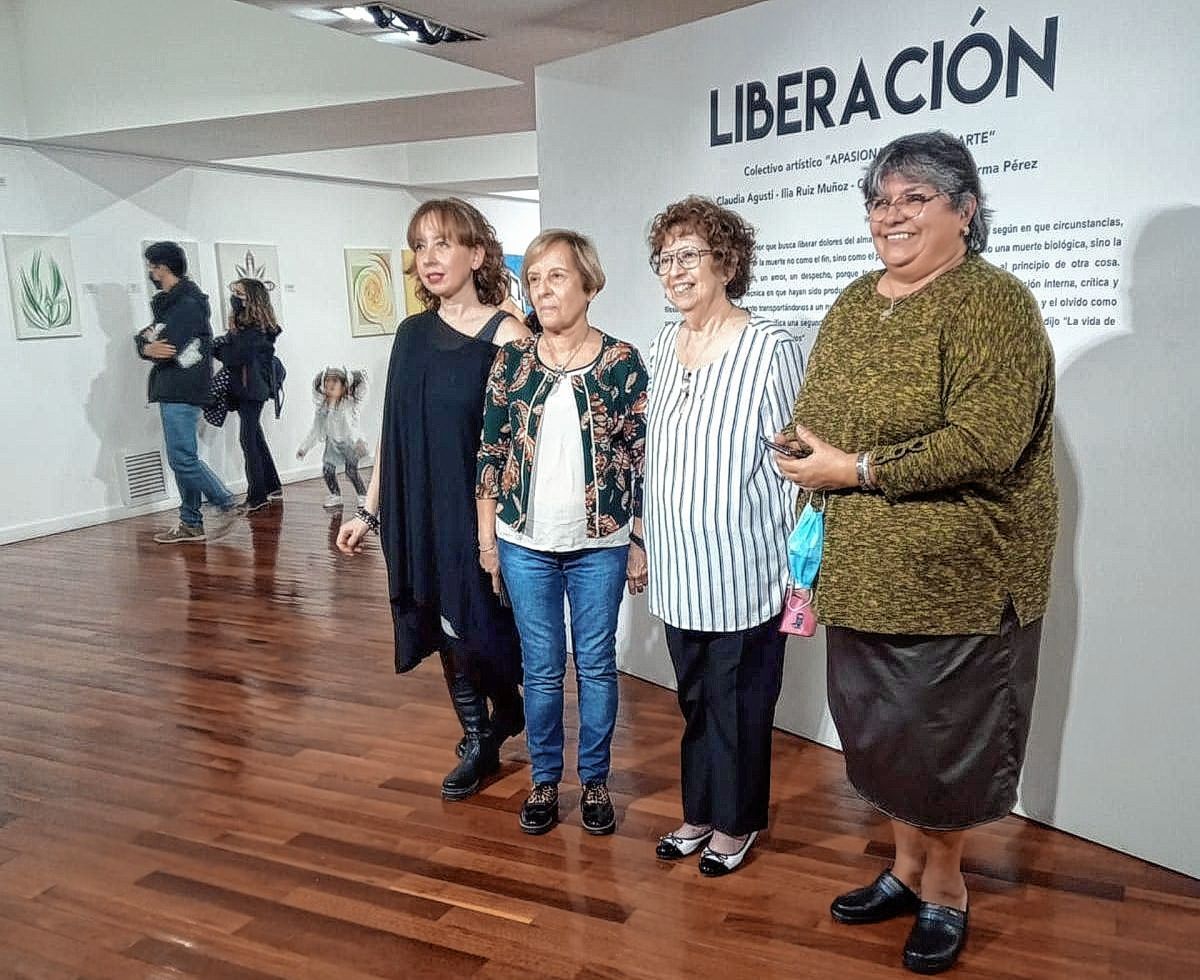 Invitación abierta a una muestra visual integral de cuatro artistas