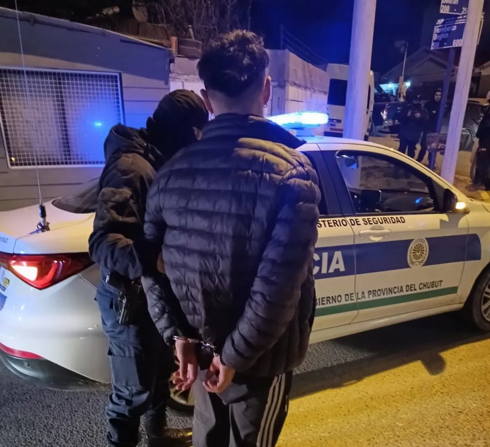 Lo detuvieron luego de robar elementos del interior de un rodado