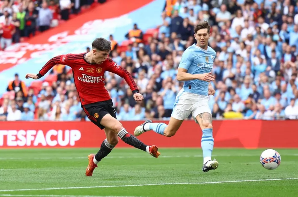 El Manchester United sorprendió al City y ganó la final de la FA Cup con Garnacho como figura estelar