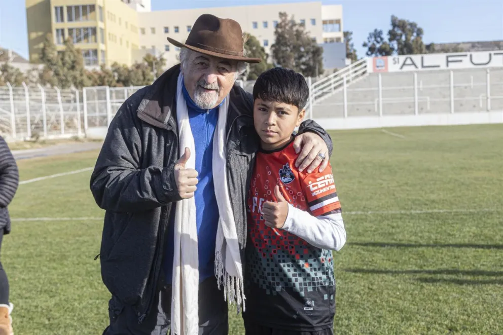 Macharashvili encabezó la apertura del Torneo de Fútbol Formativo de la Liga de los Barrios