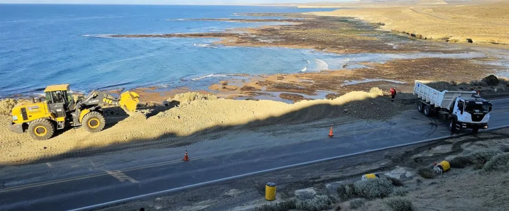 Vialidad Nacional reparó el socavón sobre ruta 3 en la zona de "Punta Peligro"  