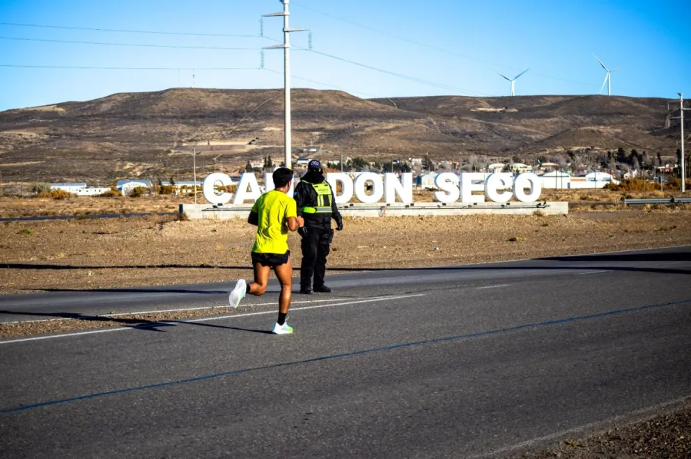 Con valor patriótico se desarrolló la tradicional Corrida Atlética “Día de la Patria" de Cañadón Seco