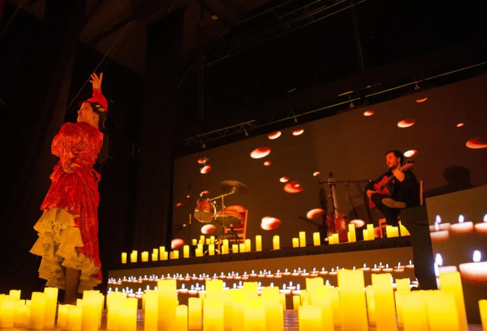 El ciclo "A la luz de las velas" llenó el Teatro Español en su 90° Aniversario