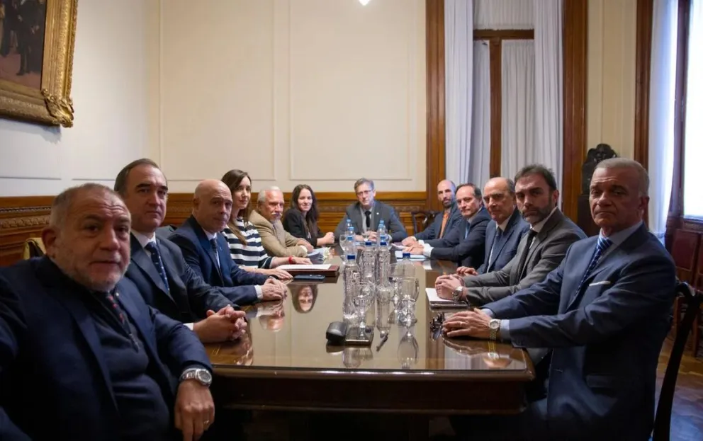Horas decisivas para la ley de Bases y el paquete fiscal en el Senado: reunión entre Villarruel y Francos con los bloques dialoguistas