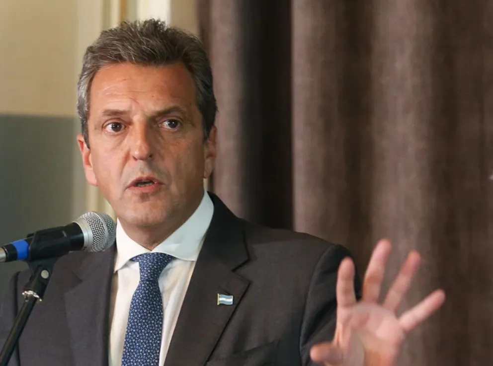 Reapareció Sergio Massa y apuntó contra Milei con un estudio de baja del consumo y del salario