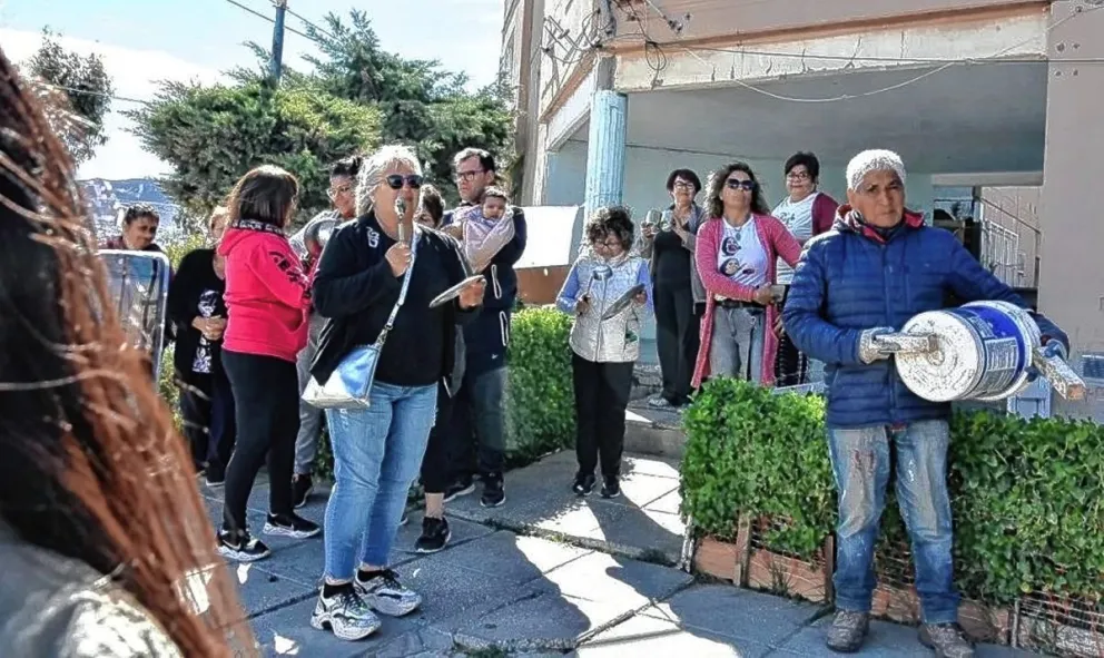 A los vecinos evacuados de LU4 les llegaron boletas de luz por casi $78.000