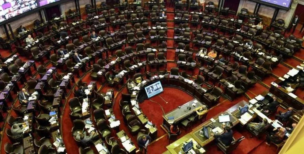 Diputados oficializó la convocatoria al recinto para debatir temas educativos y habría doble sesión el martes