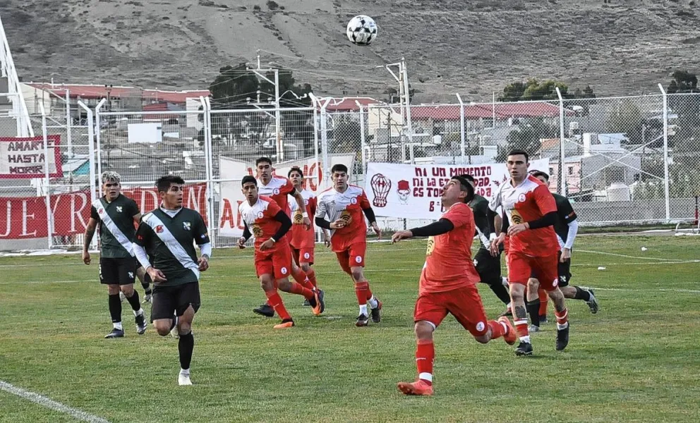 Huracán ganó y se arrimó a Newbery