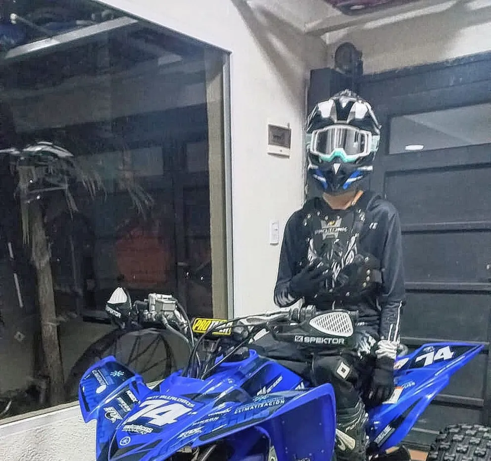 Enduro: Santino Villalobos corre en Cinco Saltos