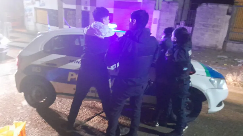 Robaba junto a un menor de 13 años y fueron aprehendidos
