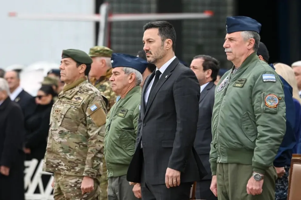 Nuevo aumento a las Fuerzas Armadas para “reconocer una adecuada jerarquización en relación a su capacidad”